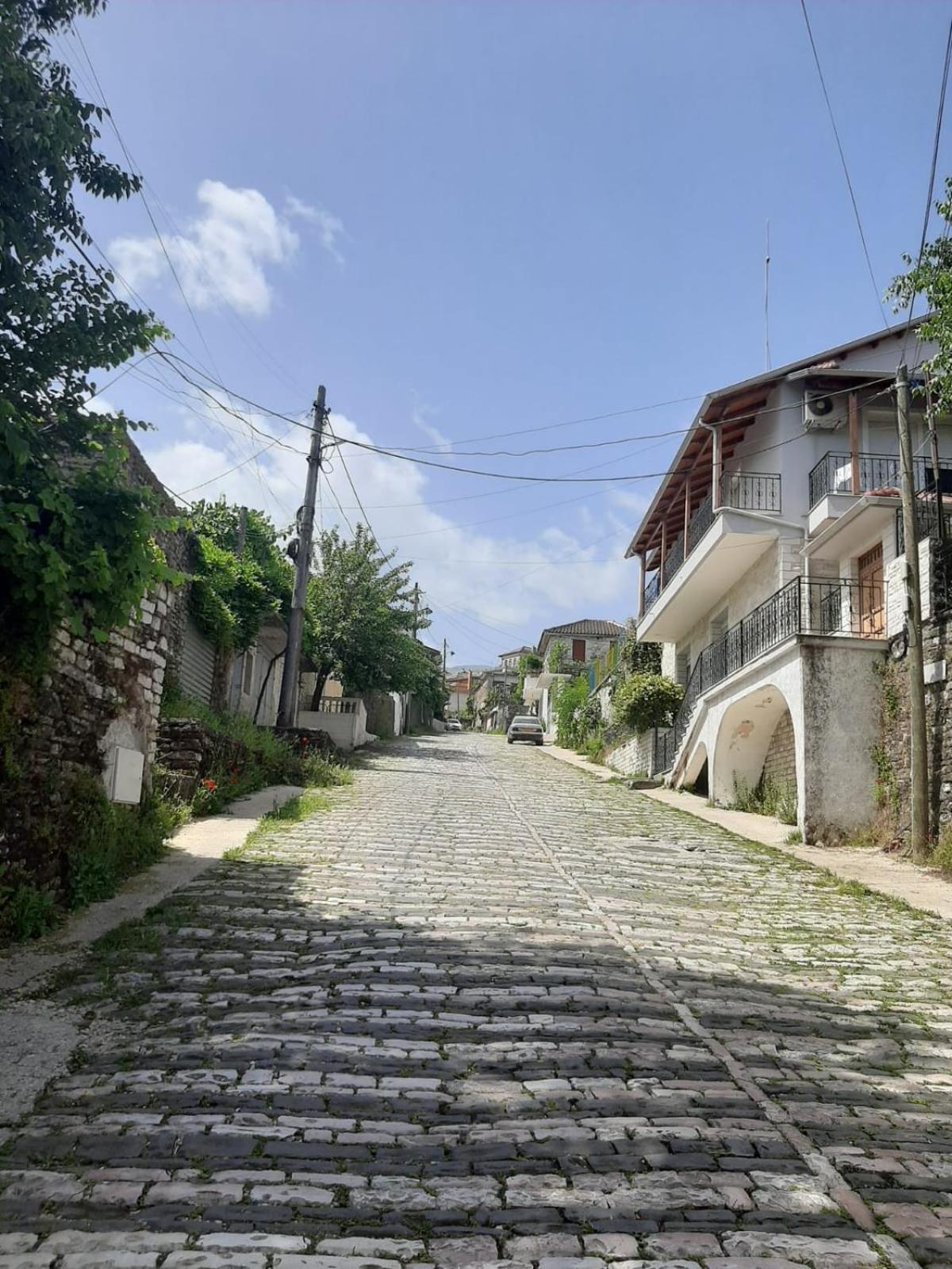 Sofia'S Modern Apartment Gjirokastër Exteriör bild